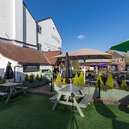 The Littleton Arms Hotel Penkridge Kültér fotó