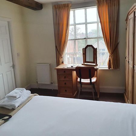 The Littleton Arms Hotel Penkridge Kültér fotó