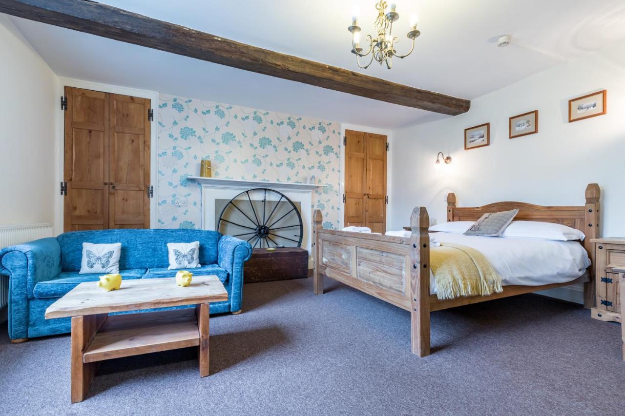 The Littleton Arms Hotel Penkridge Kültér fotó
