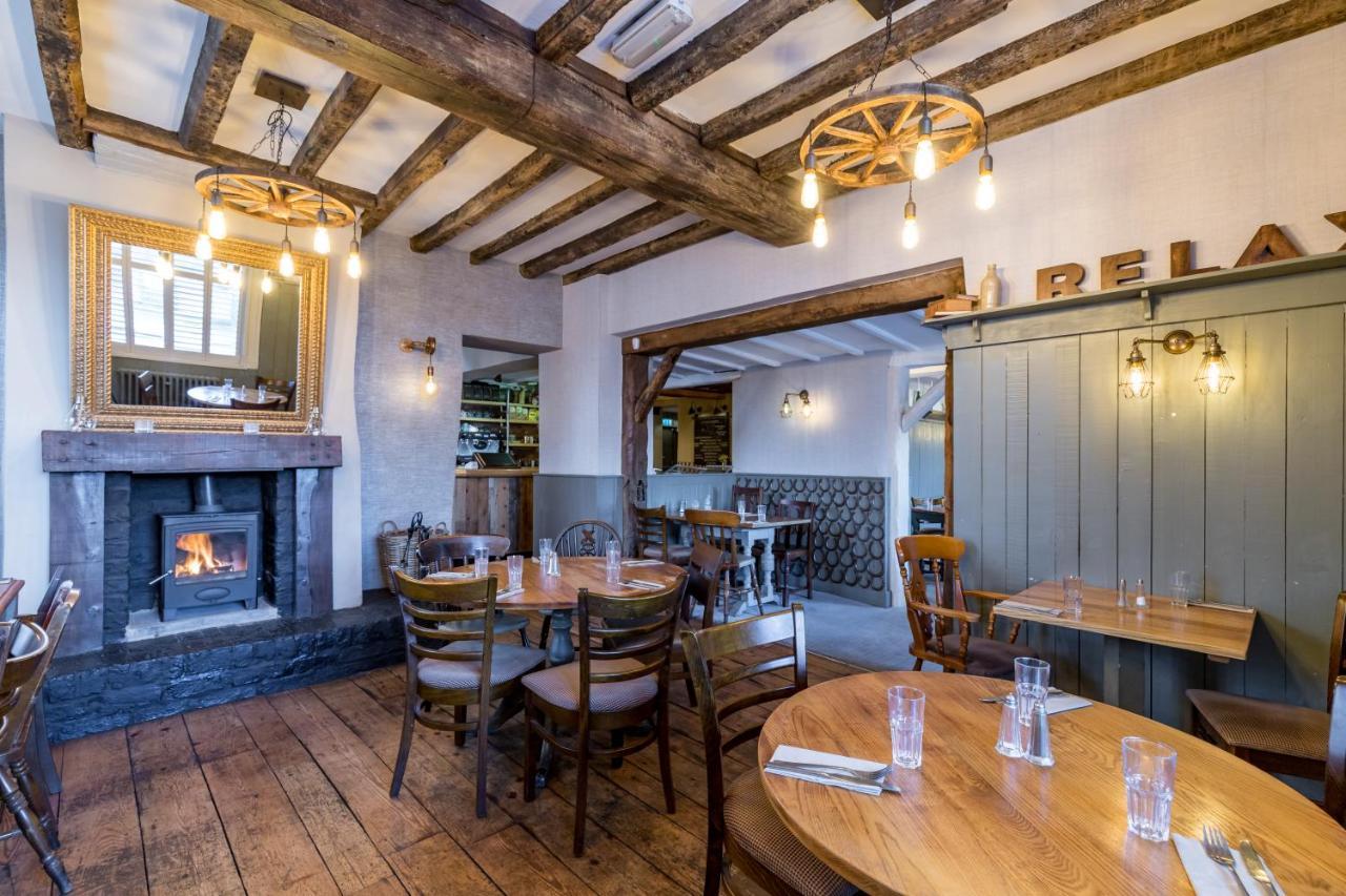 The Littleton Arms Hotel Penkridge Kültér fotó