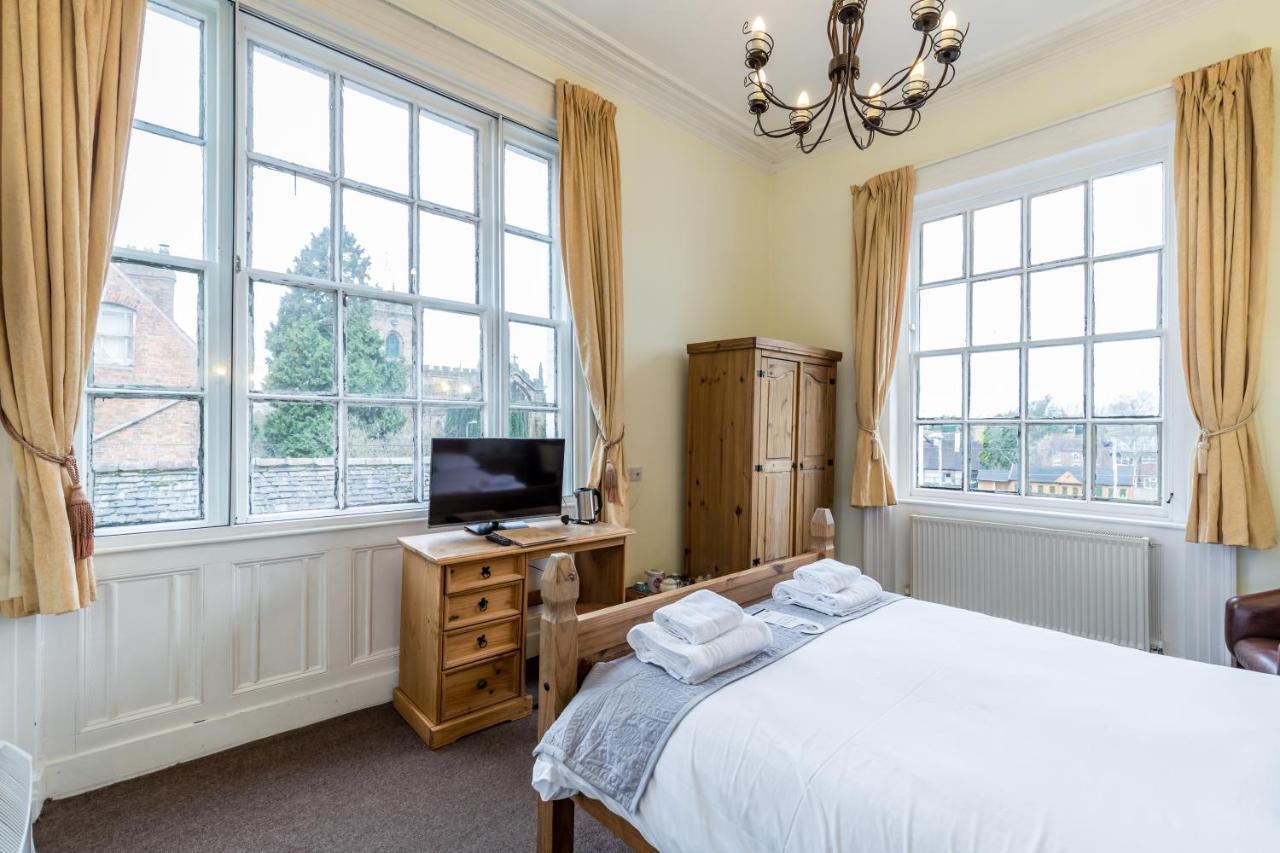The Littleton Arms Hotel Penkridge Kültér fotó