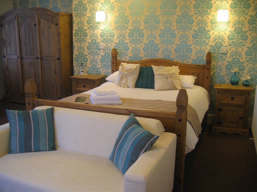 The Littleton Arms Hotel Penkridge Kültér fotó