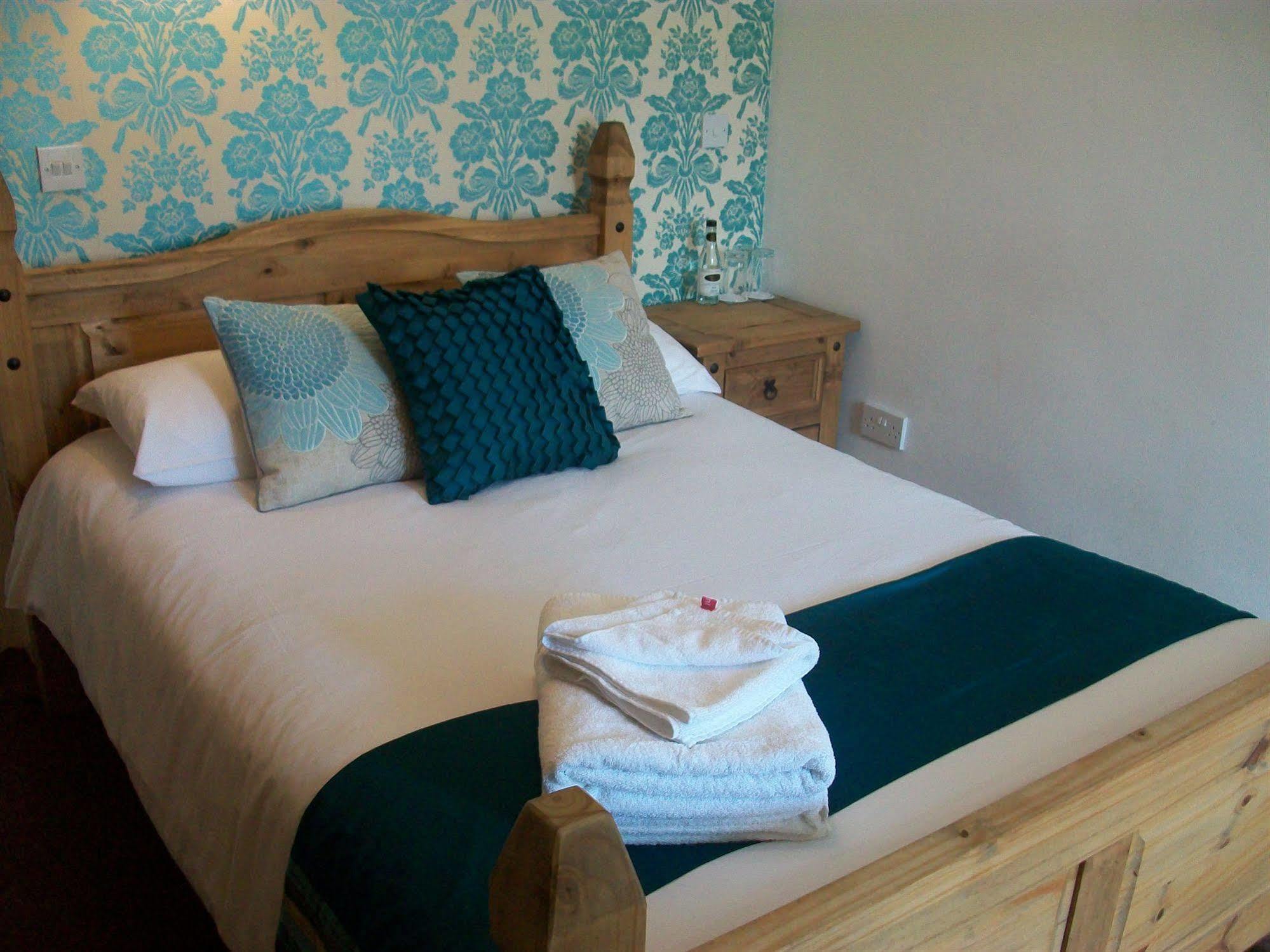 The Littleton Arms Hotel Penkridge Kültér fotó
