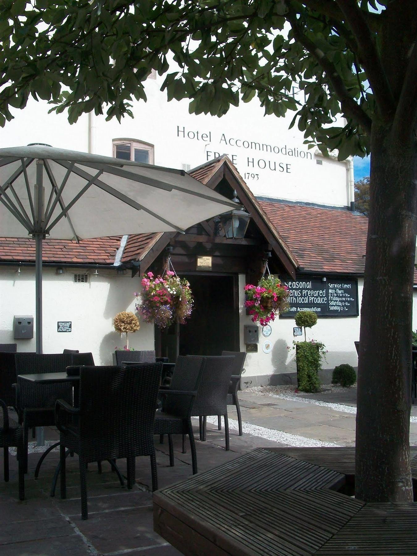 The Littleton Arms Hotel Penkridge Kültér fotó