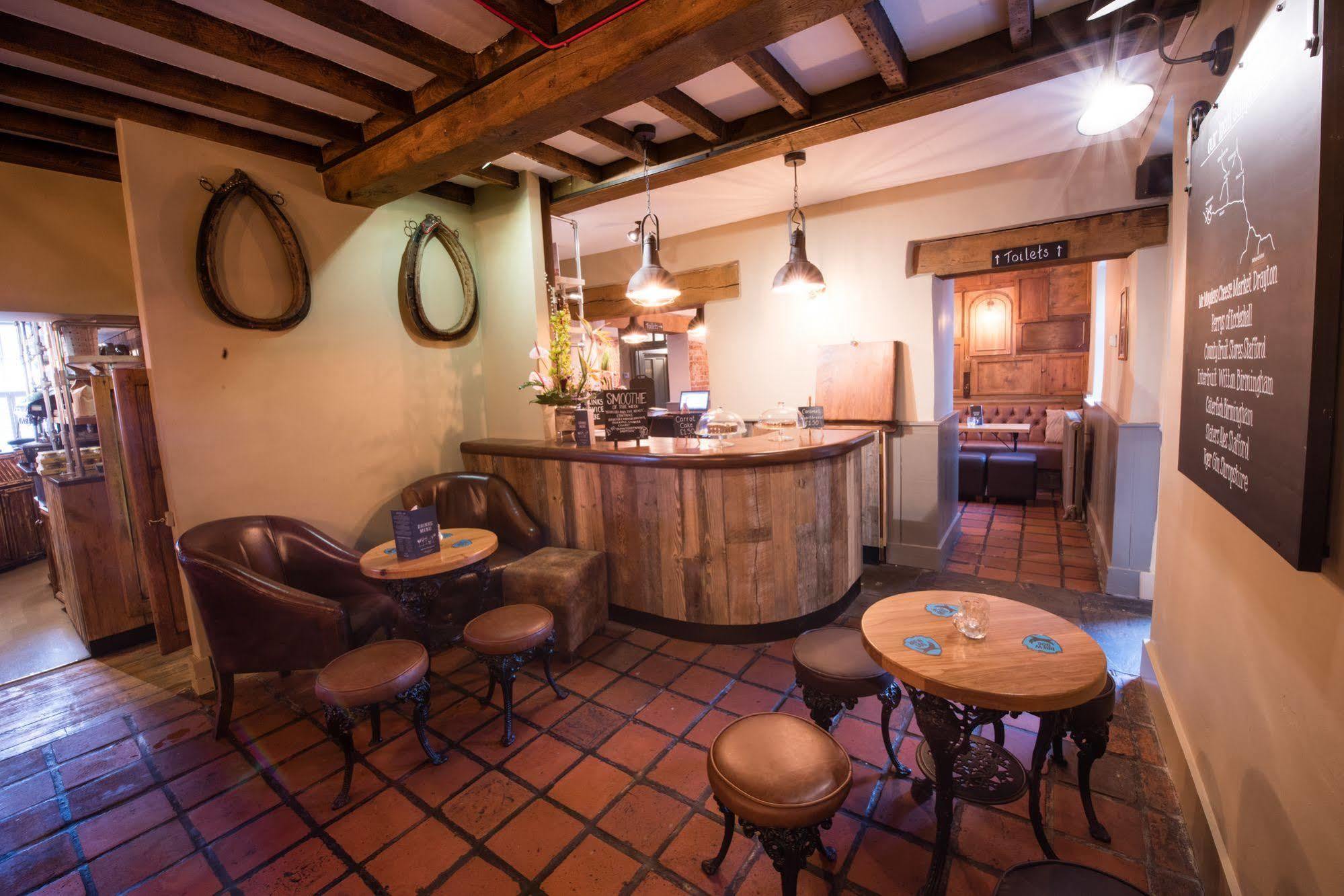 The Littleton Arms Hotel Penkridge Kültér fotó